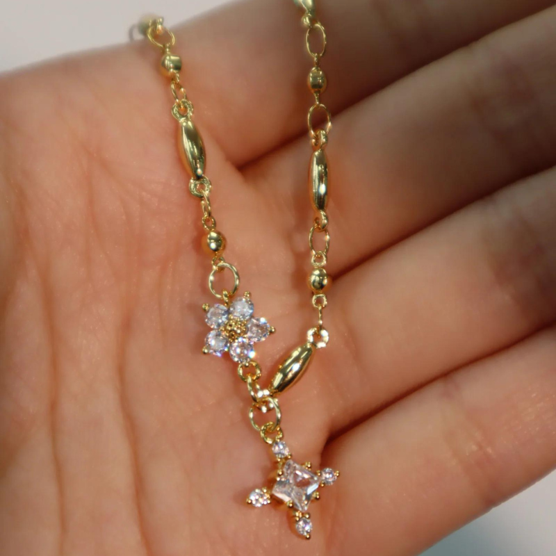 Collar flor y estrella