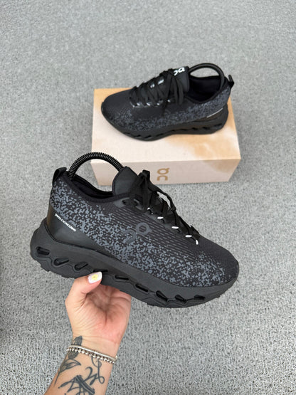 Tenis Premium On Cloud Surfer