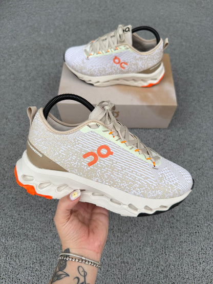 Tenis Premium On Cloud Surfer