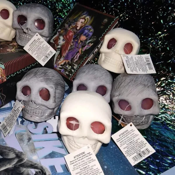 Juguete antiestrés gótico con forma de calavera