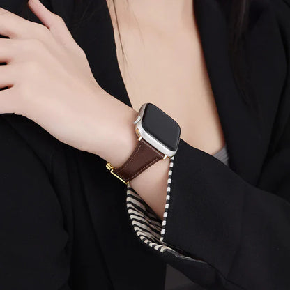 Correa de cuero con flor de la suerte para Apple Watch