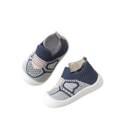 BabyLove - Zapatillas cómodas para bebes para que jueguen sin preocupaciones