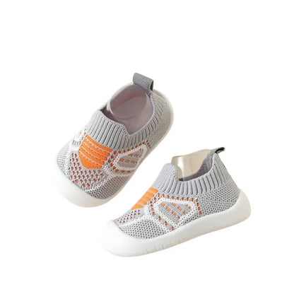 BabyLove - Zapatillas cómodas para bebes para que jueguen sin preocupaciones